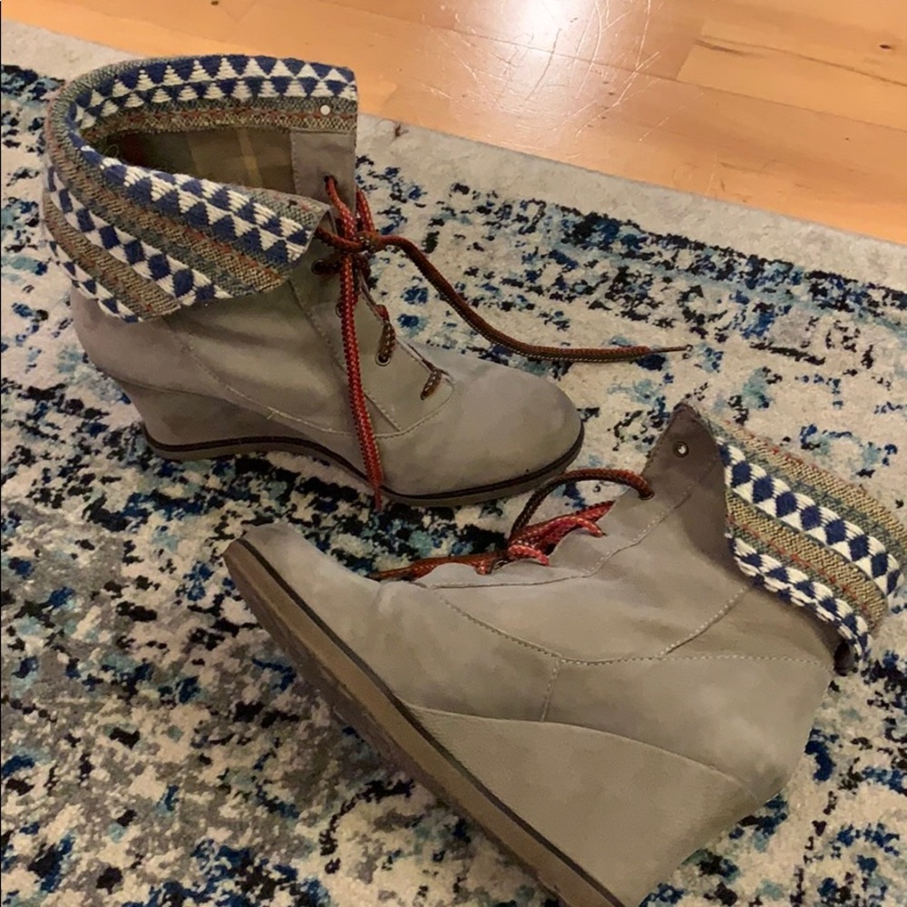 Anthropologie HOLDING HORSES wedge booties